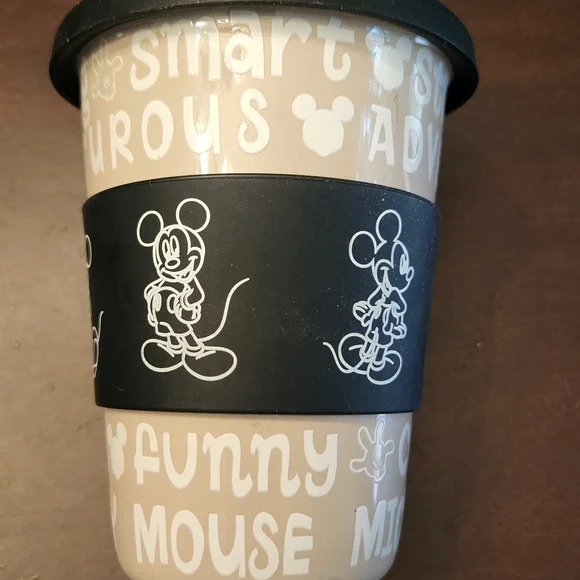 Authentic Disney Mickey Mouse Ceramic Coffee Cup w/ Silicone Lid & Sleeve RARE - Picture 6 of 8